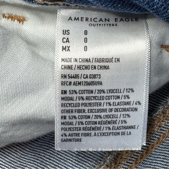 American Eagle Distressed Mom Jean Shorts size 0 - Picture 8 of 11